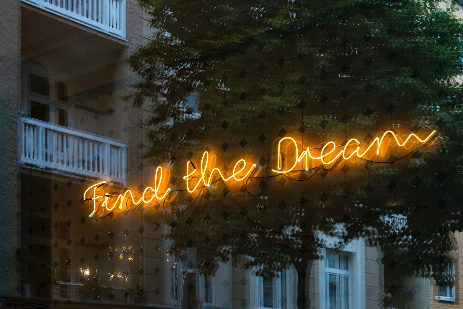 Restaurant Signage by iCatcher